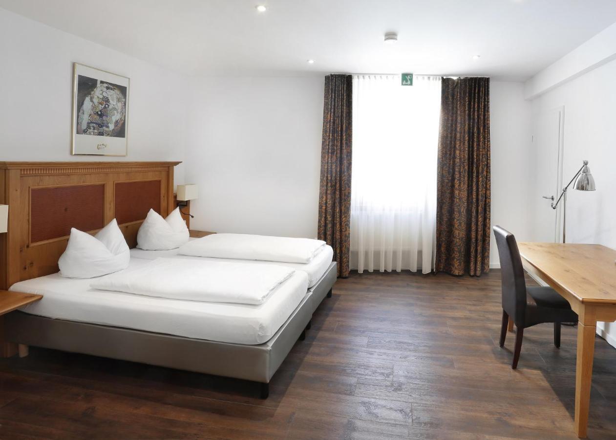 Restaurant-cafe-pension Himmel 3*