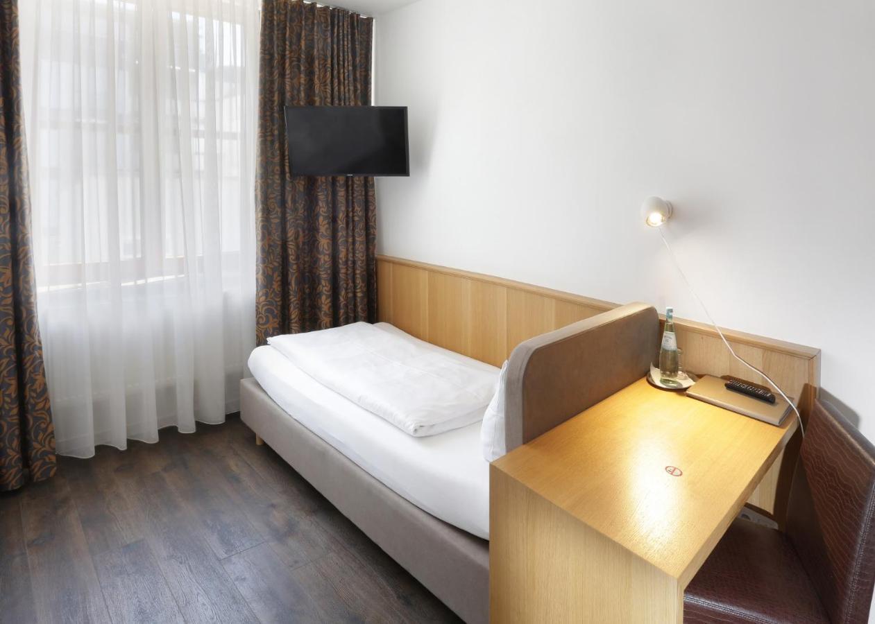 Restaurant-cafe-pension Himmel 3* Landshut