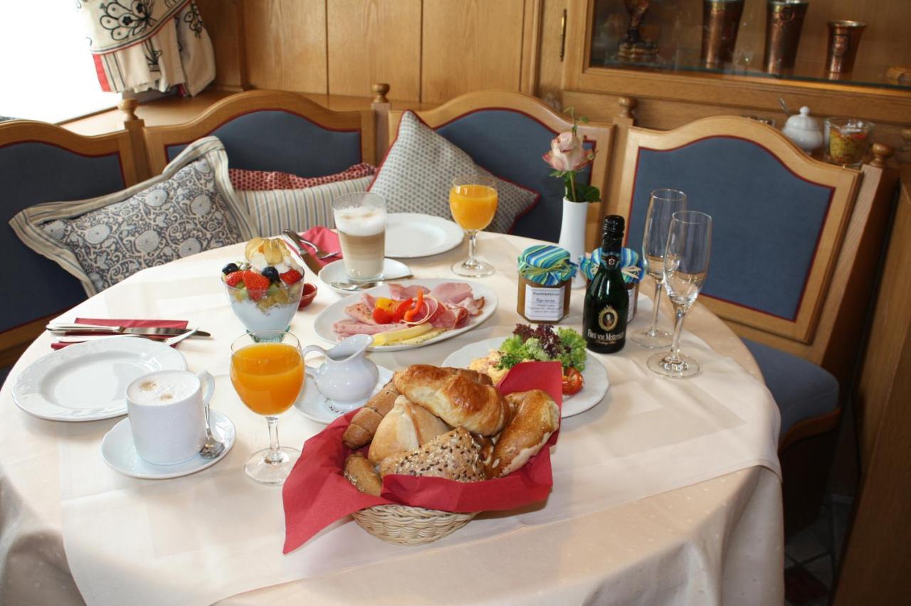 Restaurant-cafe-pension Himmel 3*