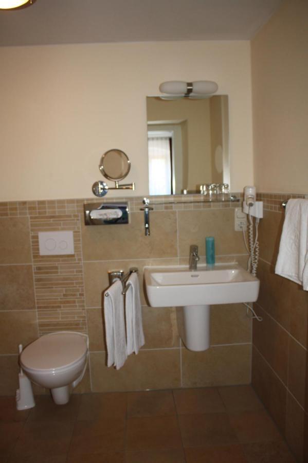 Restaurant-cafe-pension Himmel Guest house